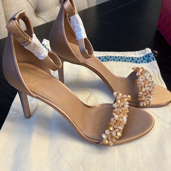 Tory Burch Heels- Brand new with box - Picture 3 of 7
